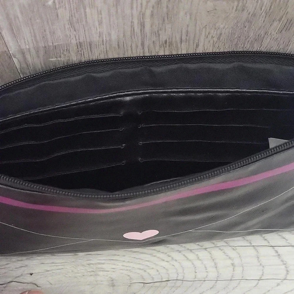 San Francisco Bridge Envelope Faux Leather Zippered Multi Pocket Clutch - Picture 5 of 9